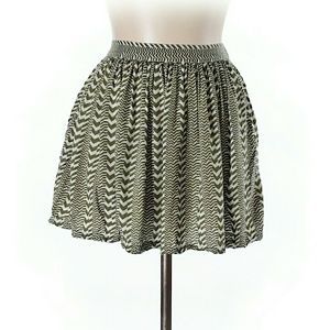 AEO Green and Cream Skirt w/ Pockets